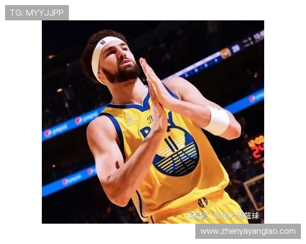 里夫斯突破防线展现个人能力高难度低手挑篮成功得分